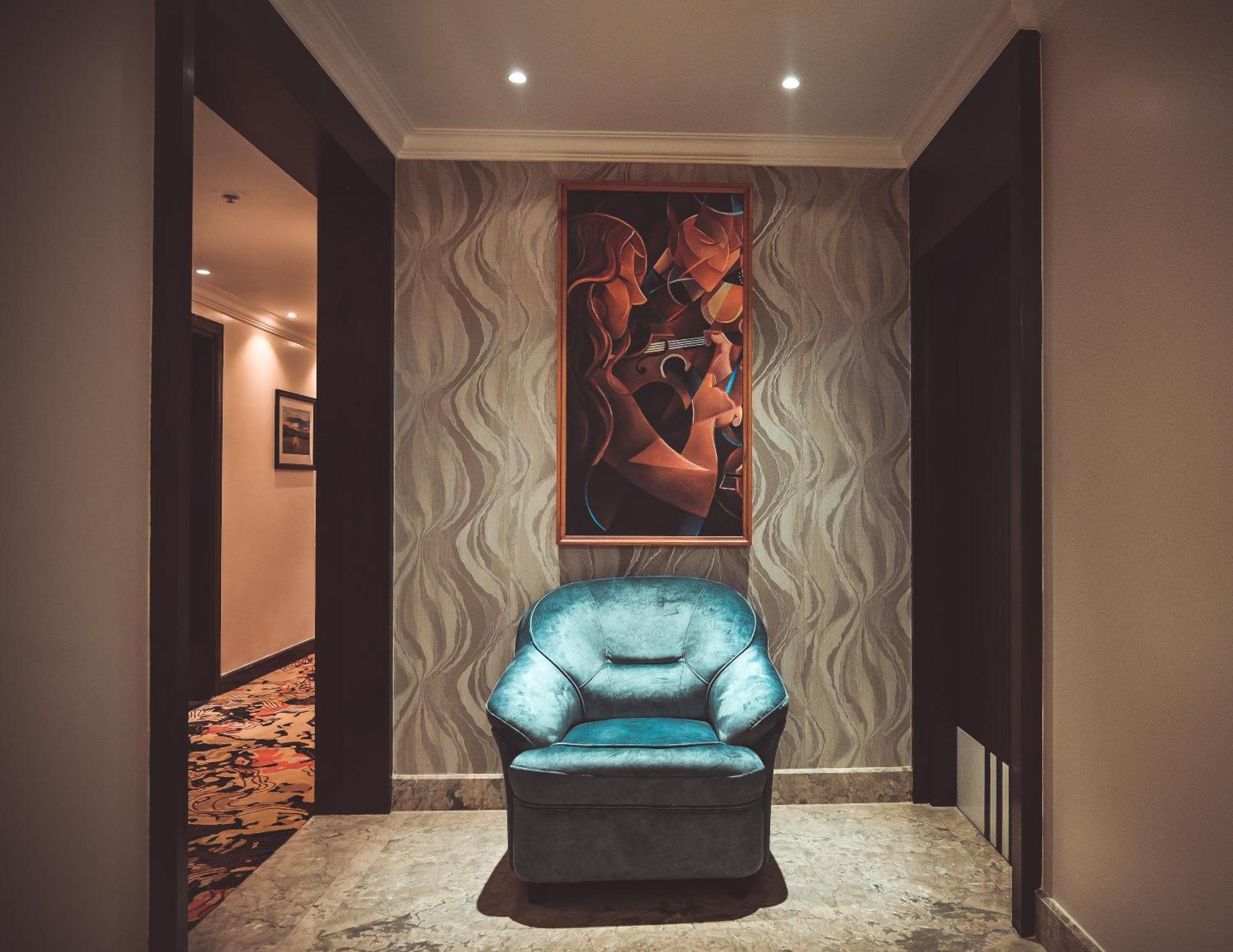 Hotel Golden Riviera Mysore Bagian luar foto
