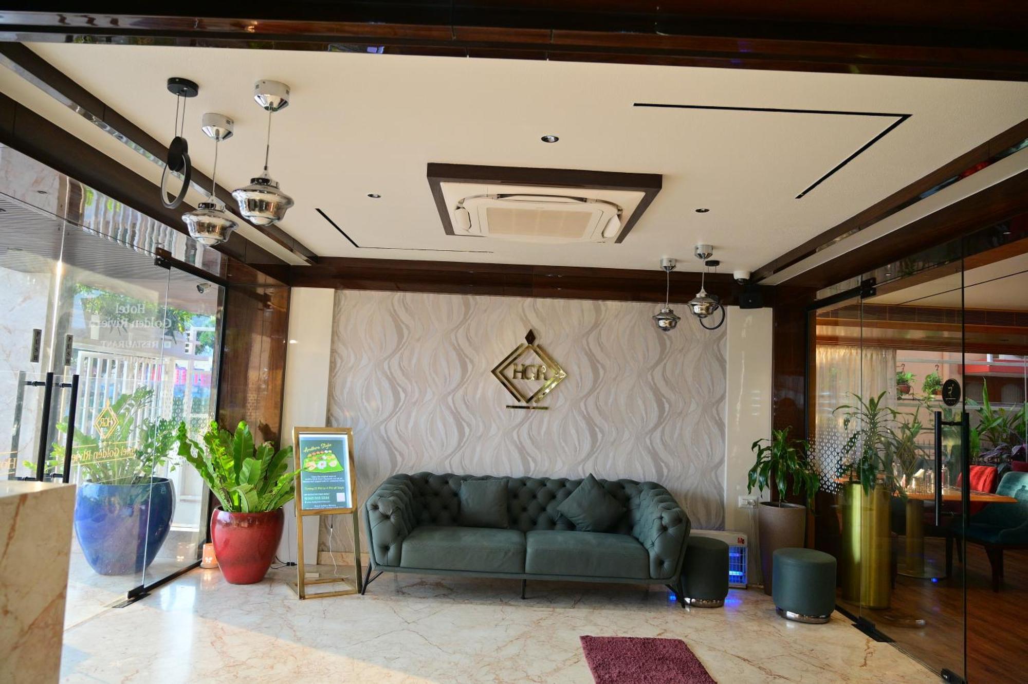 Hotel Golden Riviera Mysore Bagian luar foto