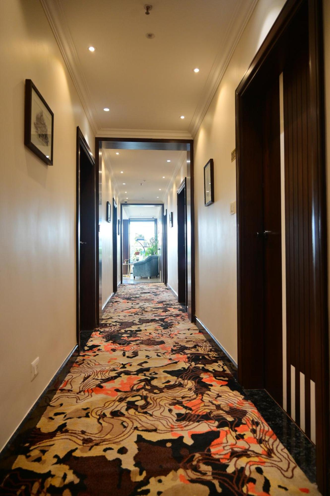 Hotel Golden Riviera Mysore Bagian luar foto