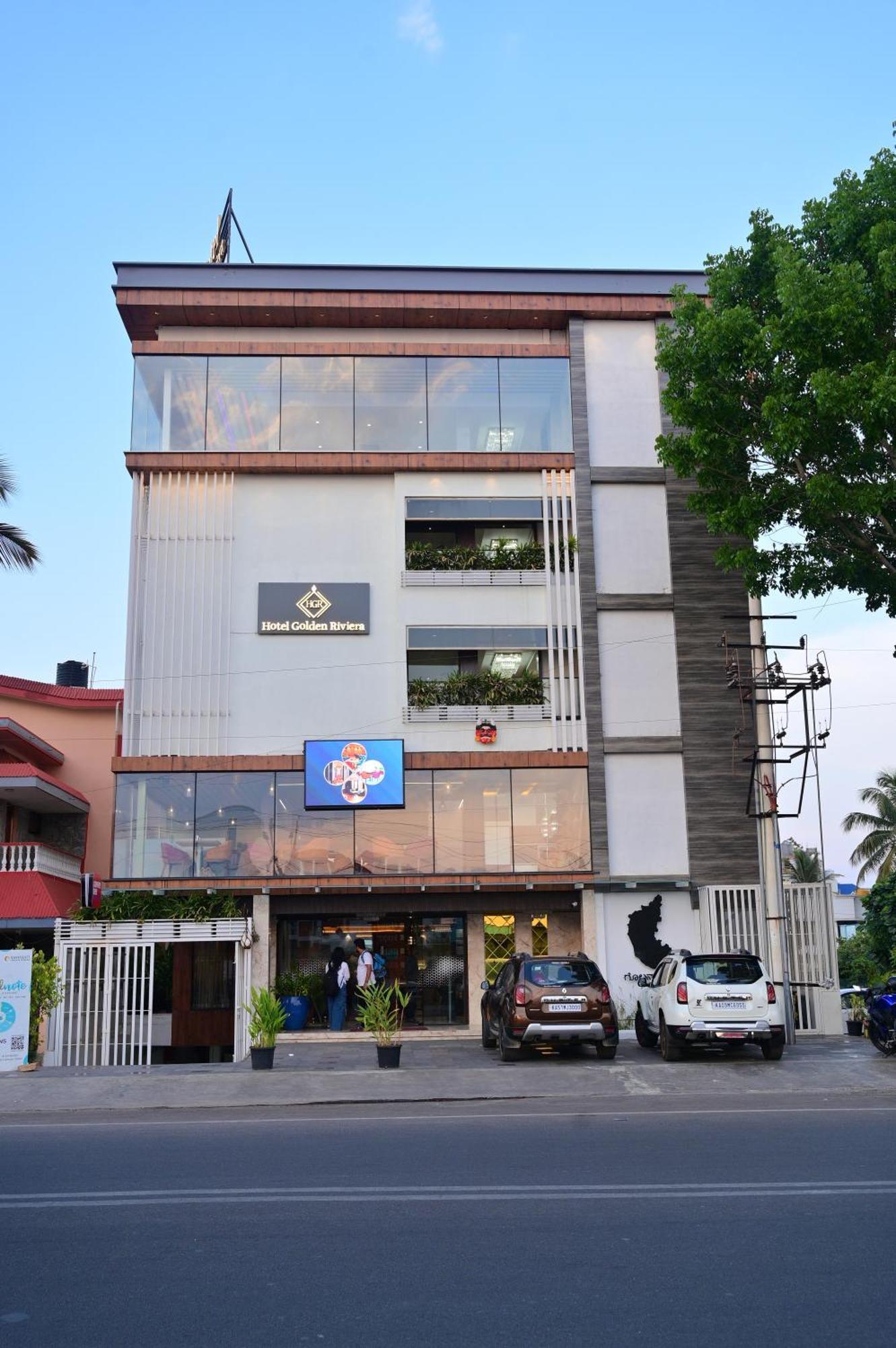 Hotel Golden Riviera Mysore Bagian luar foto