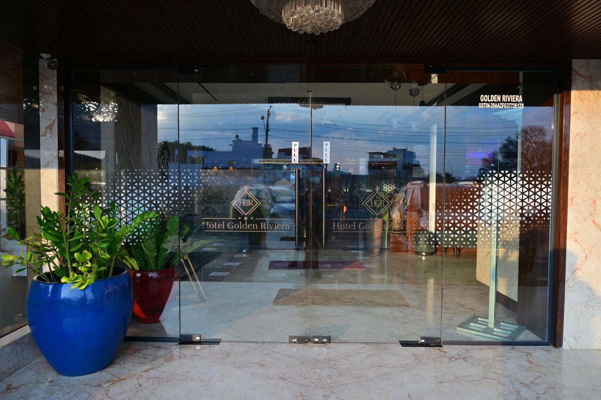 Hotel Golden Riviera Mysore Bagian luar foto