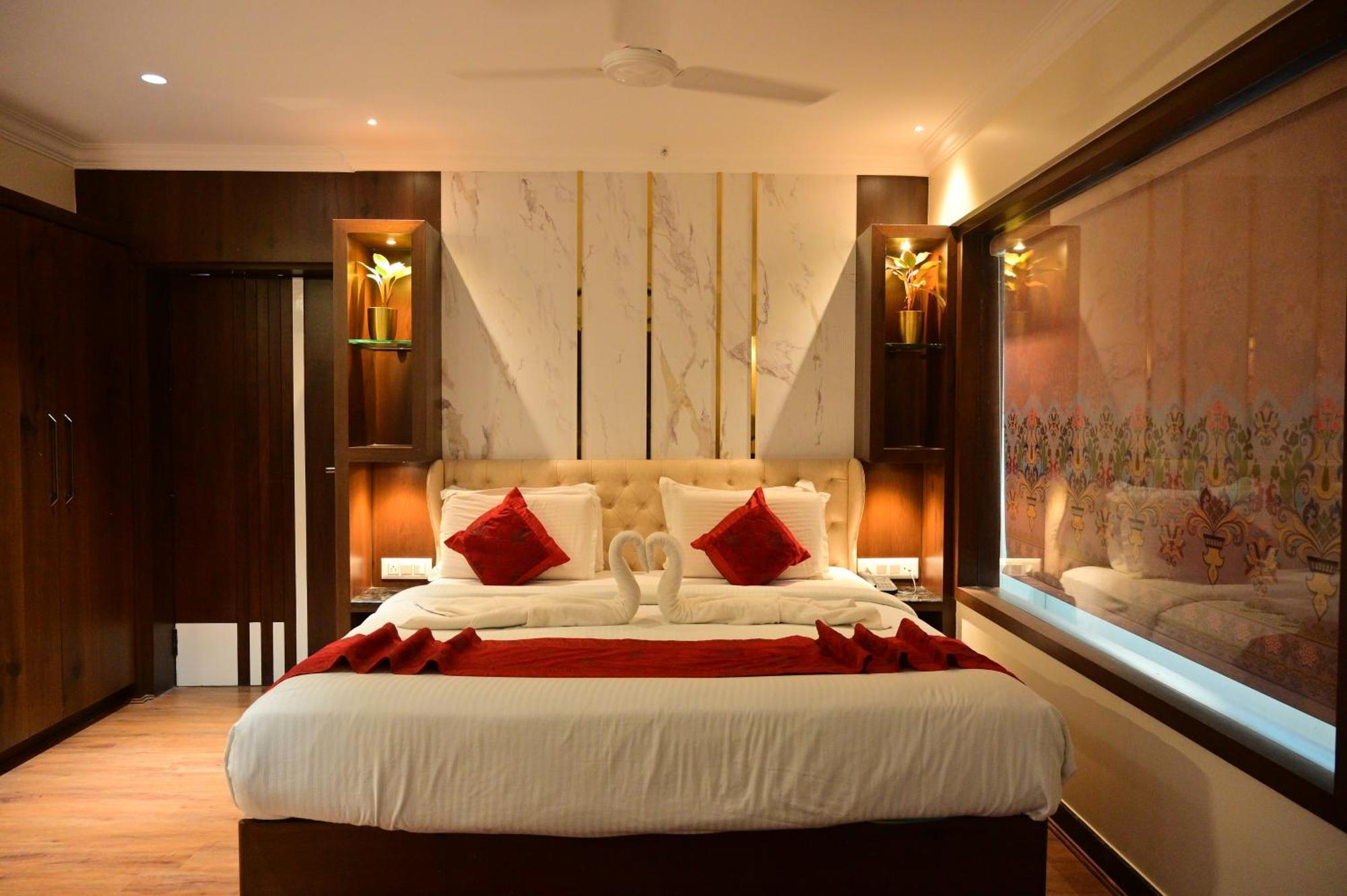 Hotel Golden Riviera Mysore Ruang foto
