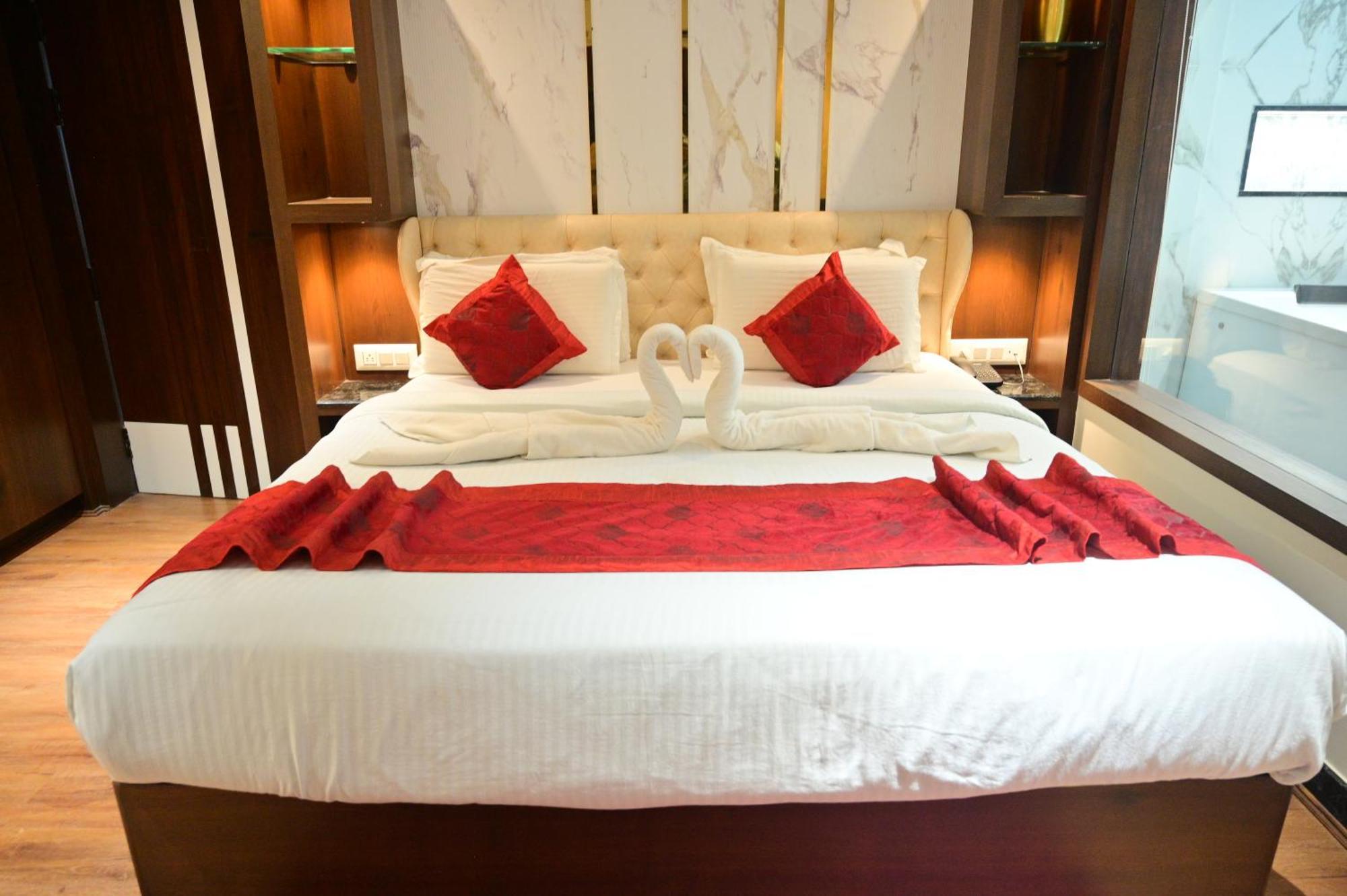 Hotel Golden Riviera Mysore Ruang foto